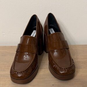 NWOT Steve Madden Patent Leather Platform Block Brown Loafers